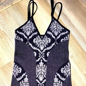 Women’s v neck tank top. Double straps , Size small.